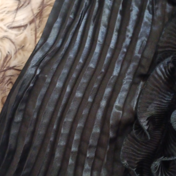 SERE NADE soft crinkle ruffle tank - Picture 3 of 4